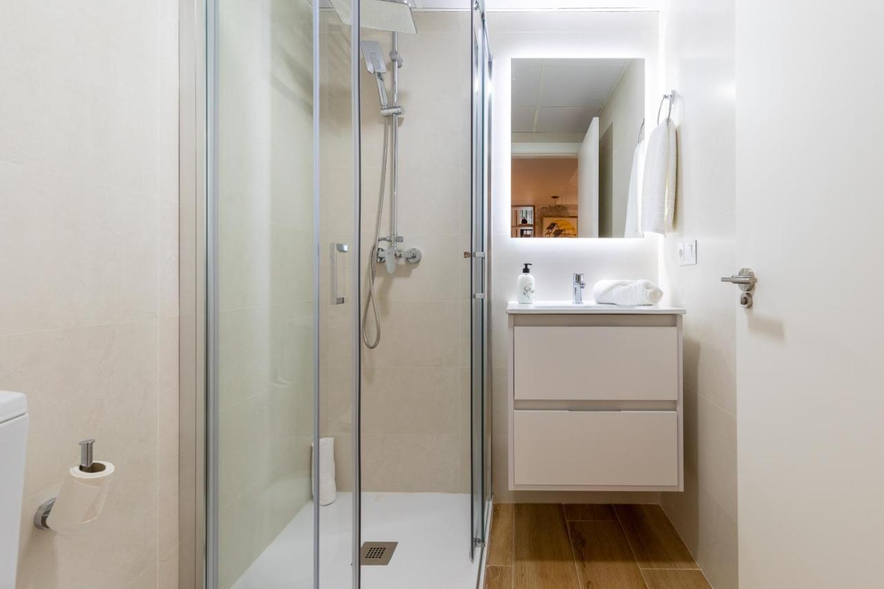Apartup Opera Loft Love فالنسيا المظهر الخارجي الصورة